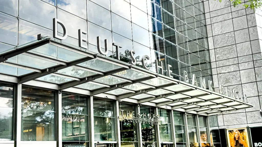 Deutsche Bank reflektiert über Epstein-Verbindungen