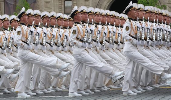 Militärparade in Moskau: Politische Symbolik und Propaganda