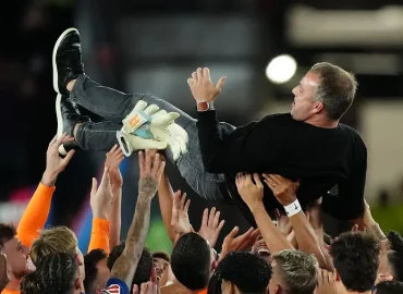 Hansi Flick verlängert Vertrag mit FC Barcelona bis 2028
