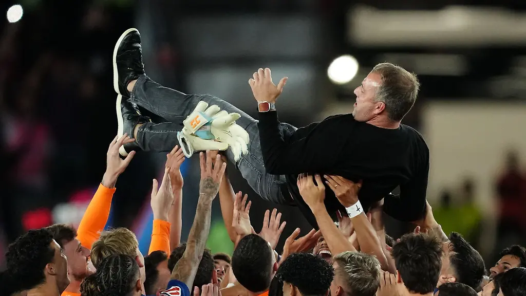Hansi Flick verlängert Vertrag mit FC Barcelona bis 2028