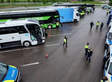 Großkontrolle auf der A8 bei Ulm: Viele Reisebusse nicht verkehrssicher
