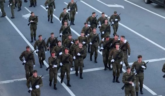 Selenskyj erlaubt Putin eine Parade zu humanitären Zwecken