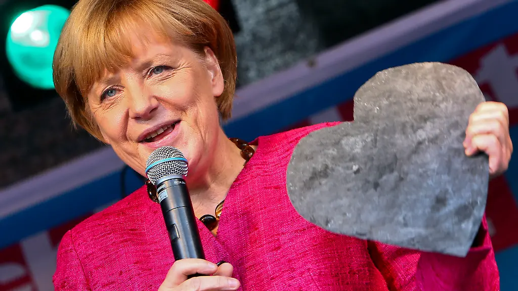 Mehr Toleranz und Mitte in der politischen Debatte gefordert