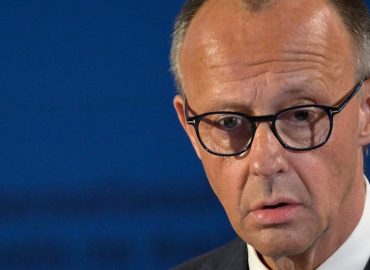 Merz lobt Draghi bei Karlspreis-Verleihung
