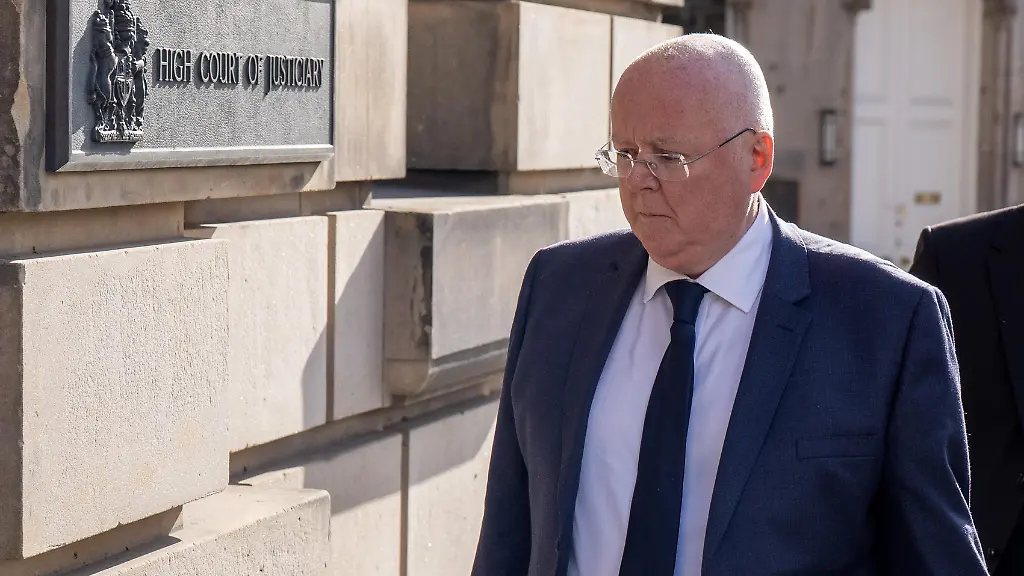 Ex-SNP-Geschäftsführer gesteht Veruntreuung von Parteigeldern