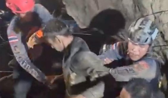 Rettung eines Goldsuchers in Laos