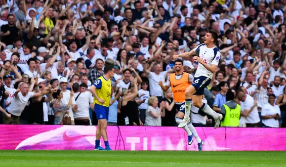 Spannender letzter Spieltag in der Premier League: Tottenham sichert Klassenerhalt