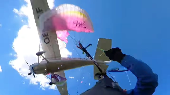 Paragliderin äußert sich nach Zusammenstoß mit Kleinflugzeug
