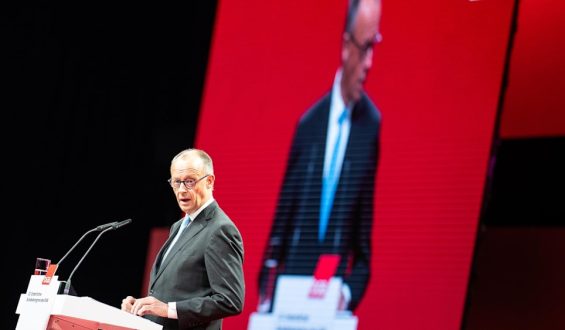 Friedrich Merz trifft auf Widerstand beim DGB-Kongress