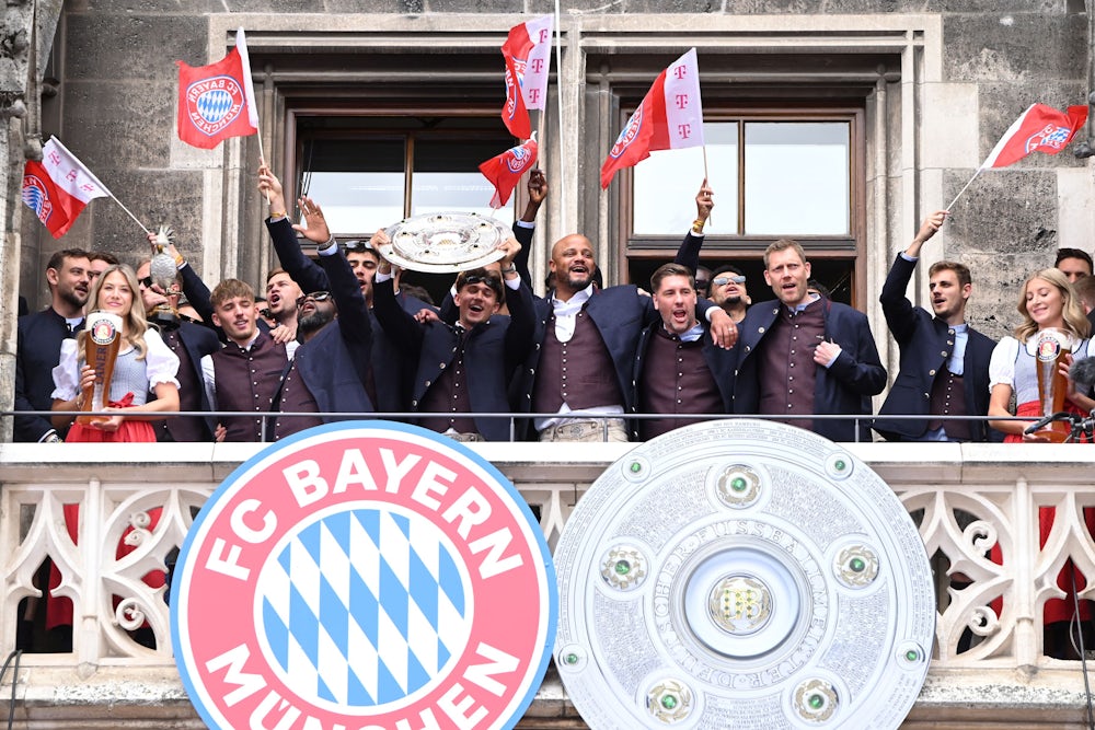 FC Bayern München feiert Meisterschaft im Münchner Rathaus