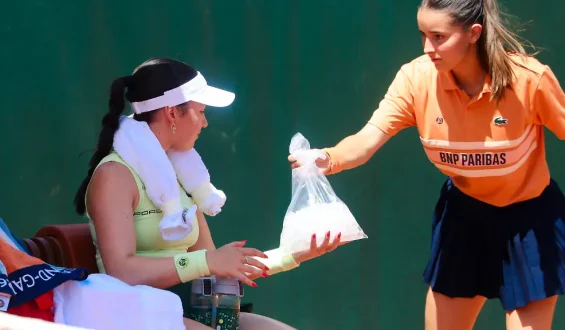Deutsche Tennisspielerinnen kämpfen mit Hitze bei den French Open