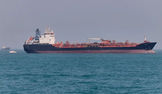 Iranische Marine stoppt eigenen Öltanker