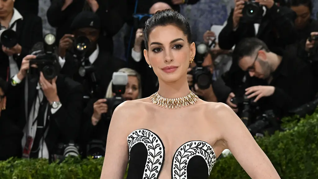 Anne Hathaway: Ihr lang gehegtes Geheimnis über ihre Sehbehinderung
