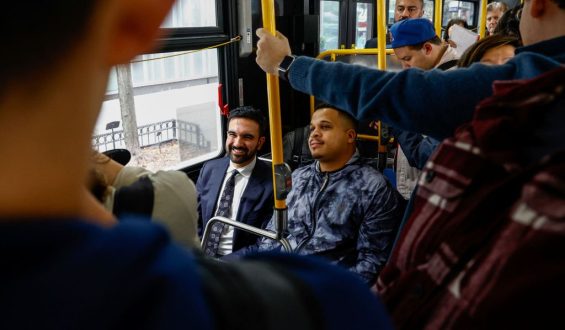 Busfahrer Mamdani im Wahlkampf 2025