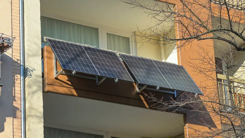 Solarkraft für den Balkon: Lohnt sich Solakon?