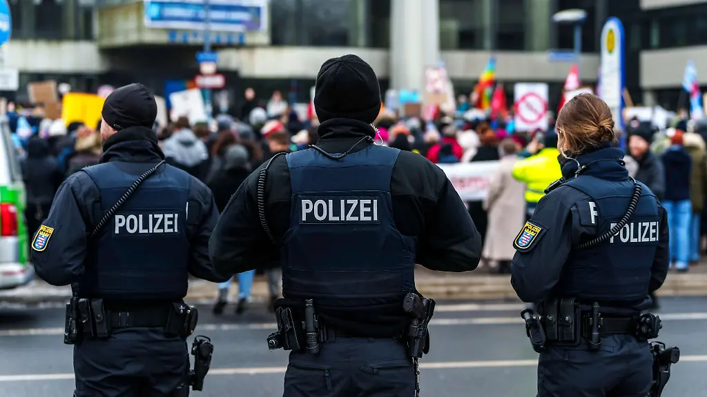 Emotionale Belastung im Beruf: Bewältigungsstrategien und Unterstützung