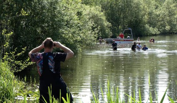Tragisches Unglück in Ostfriesland: 13-jähriges Mädchen ertrinkt