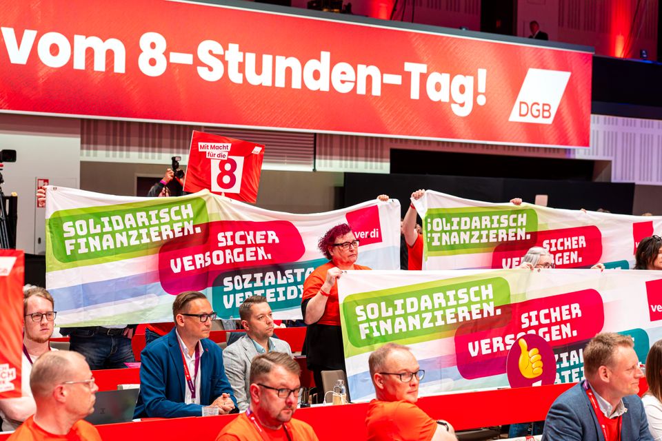 Proteste und Uneinigkeit auf dem DGB-Kongress 2026