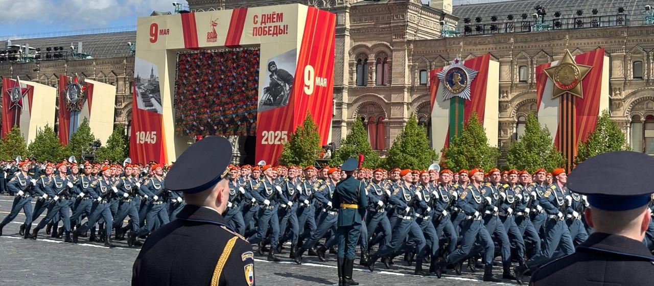 Während dreitägiger Waffenruhe Siegesparade in Moskau ohne Panzer und Raketen