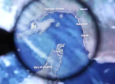 Spannungen im Golf von Oman eskalieren: US-Angriff auf Frachtschiff