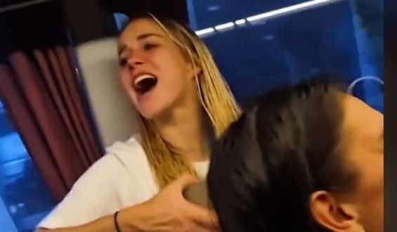Bayern-Frauen feiern Double-Sieg mit einer Bus-Party