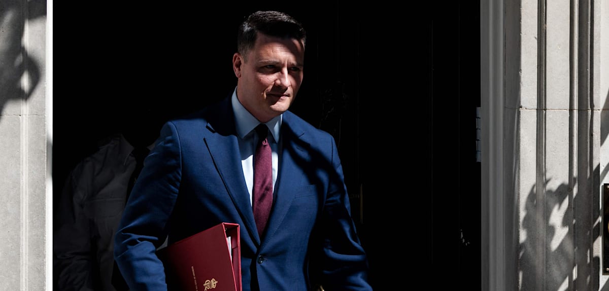 Rücktritt des britischen Gesundheitsministers verschärft politische Krise