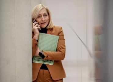Warken kündigt Reform der Pflegeversicherung an