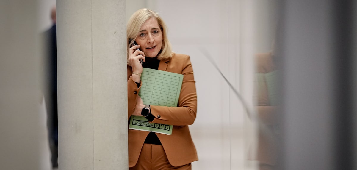 Warken kündigt Reform der Pflegeversicherung an