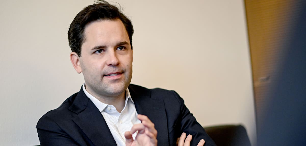 JU-Chef Johannes Winkel fordert Reformen bei Beamtenpensionen