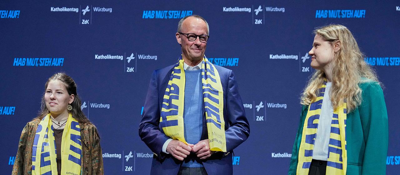 Bundeskanzler Merz räumt Schwächen ein und verteidigt Demokratie