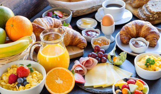Tablette vs. Teller: Cholesterinsenkung mit dem richtigen Frühstück