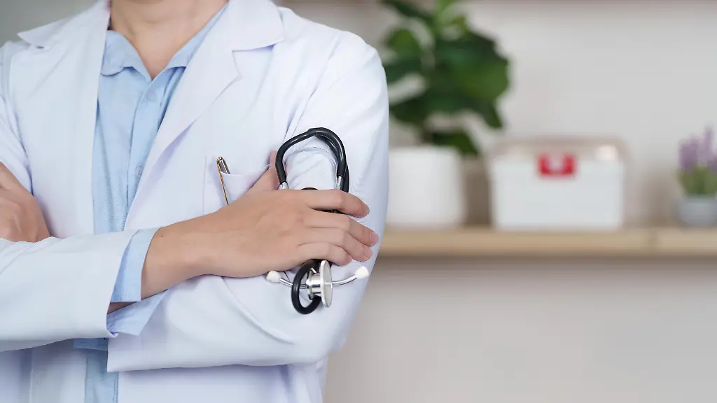 Streit um Milliarden-Sparpaket: Gesundheitsministerin Warken warnt Ärzte