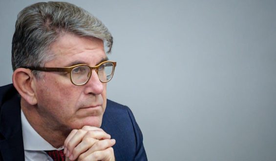 Staatskontrolle über Internetplattformen diskutiert