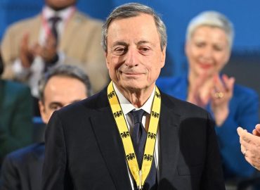 Mario Draghi erhält den Internationalen Karlspreis in Aachen