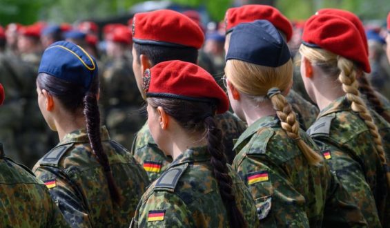 Bundesweite Schülerproteste gegen die Wehrpflicht