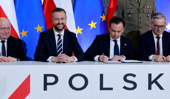 Polen erhält EU-Kredit zur Armeemodernisierung