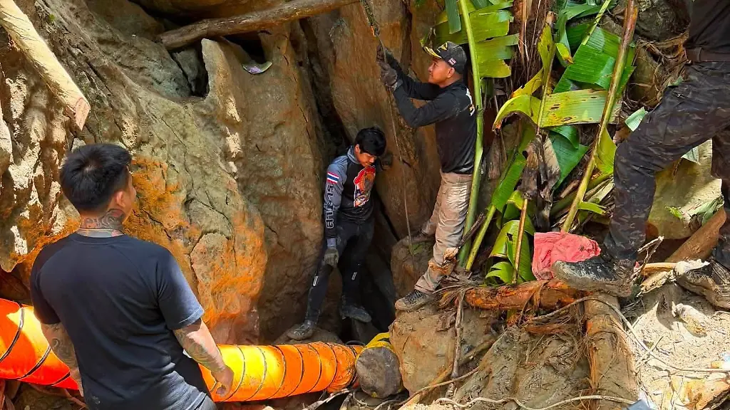 Rettungsmission für Eingeschlossene in Höhle in Laos