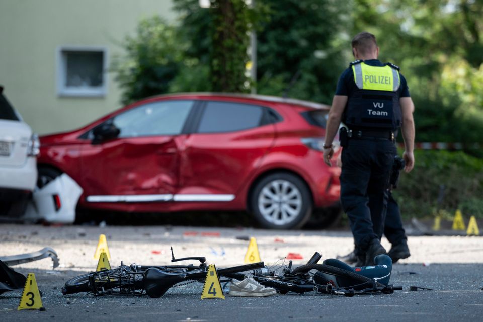 Verkehrsunfall in Dinslaken: Zwei Jugendliche sterben