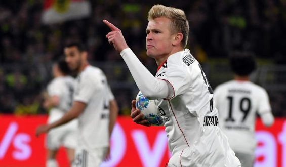 Interner Eklat bei Eintracht Frankfurt: Geldstrafe für Burkardt