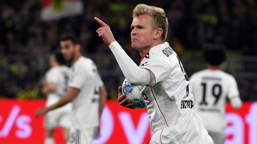 Interner Eklat bei Eintracht Frankfurt: Geldstrafe für Burkardt