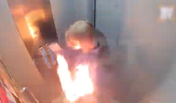 Explodierte Powerbank füllt Aufzug mit Rauch