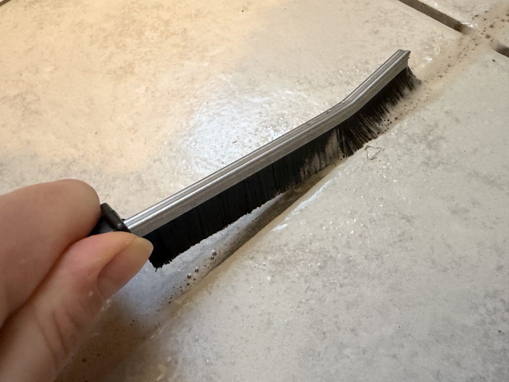 Test: Eckenreinigungsbürste von Valhaus