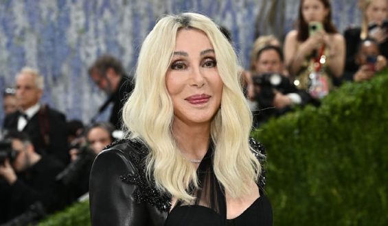 80 Jahre Cher: Ein Song, der Geschichte schrieb