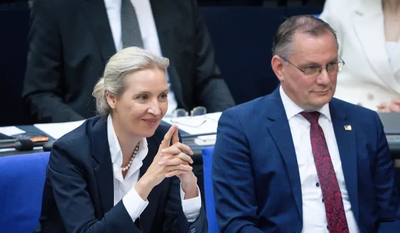 AfD im Trendbarometer vor der Union, Grüne mit leichtem Zugewinn