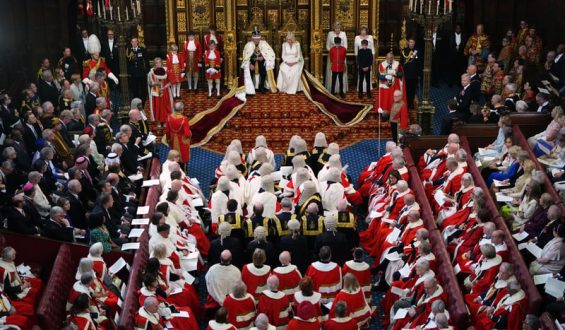 Regierungskrise in Großbritannien überschattet die King’s Speech