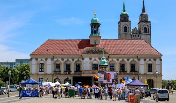 AfD-Demonstration in Magdeburg: Kritik an der Kirchensteuer