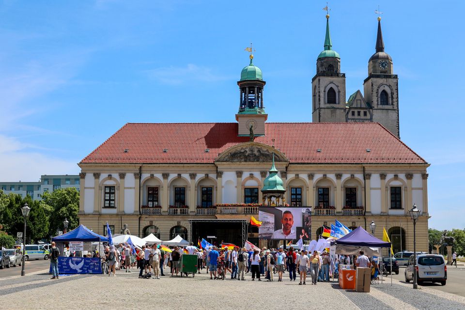 AfD-Demonstration in Magdeburg: Kritik an der Kirchensteuer