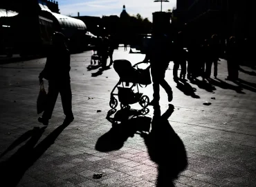 SPD stemmt sich gegen Kürzungen beim Elterngeld