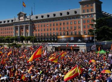 Proteste gegen Spaniens Regierungschef in Madrid: Rücktrittsforderungen und Korruptionsvorwürfe