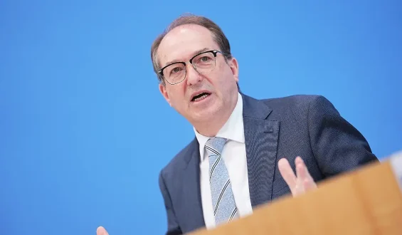 Dobrindts Haltung zu Social-Media-Verboten für Kinder